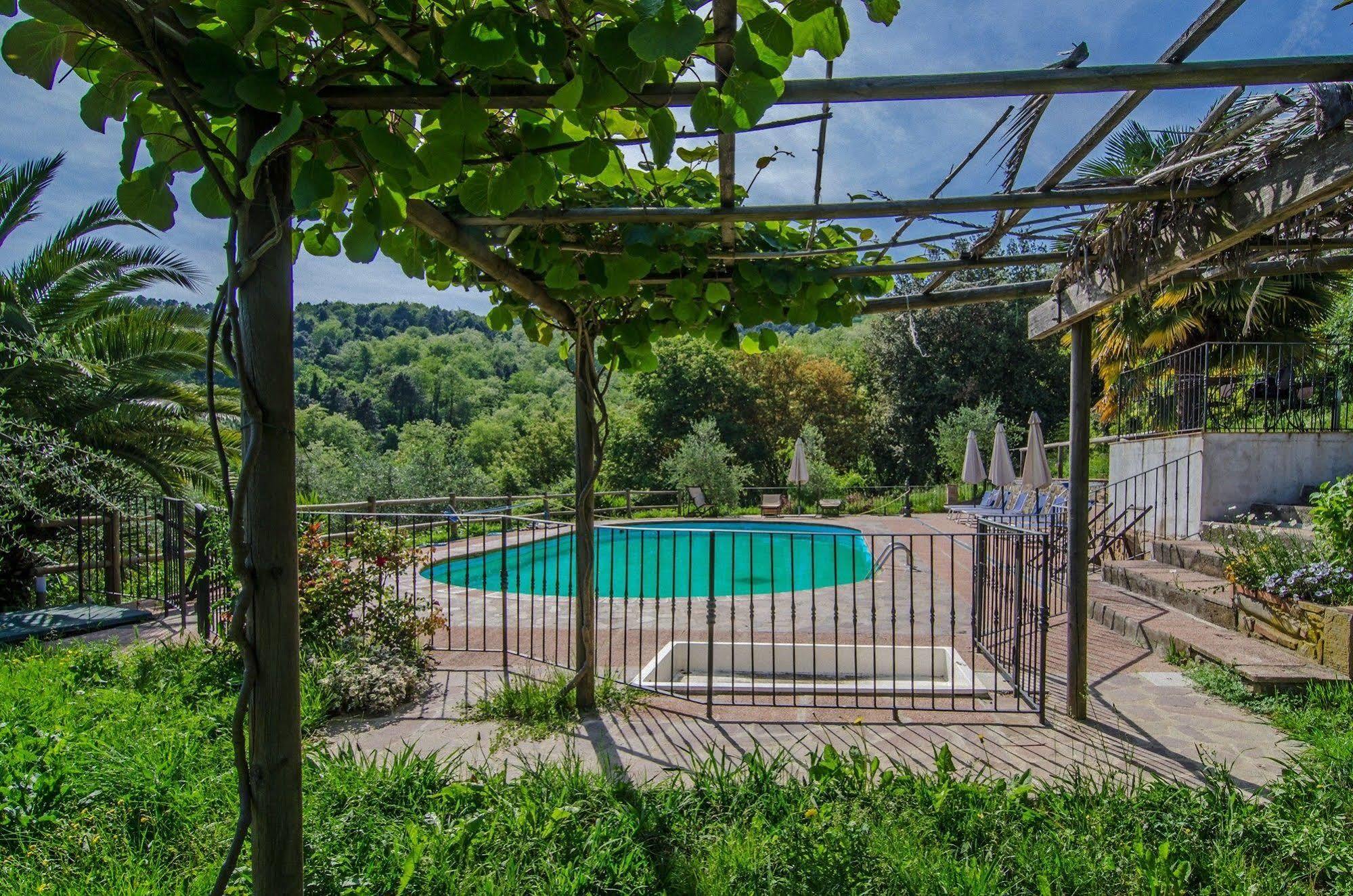 Podere"Sulle Soglie Del Bosco" Appartament And Rooms Pescia Bagian luar foto